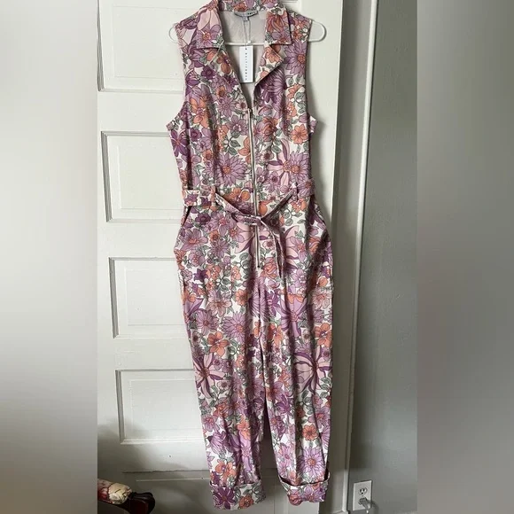 Floral Sleeveless Jumpsuit - Lilac and White - Picture 5 of 8